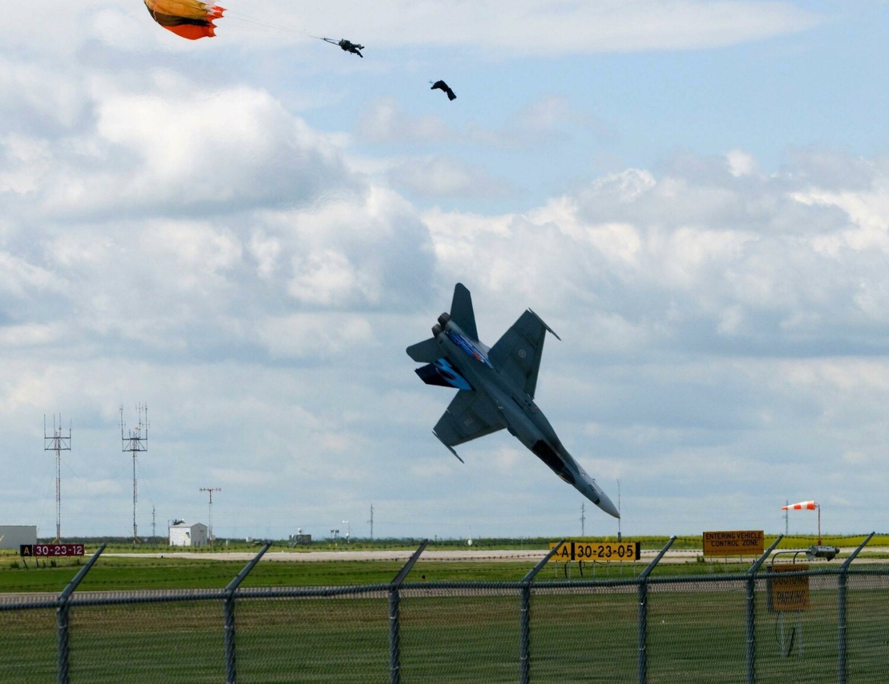 Figure B: plane image used in MD5 collision example